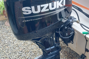 Barca motore e carrello