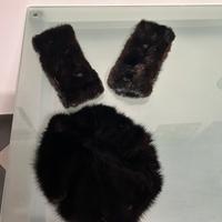 Cappello e polsini visone  scuro anni ‘60