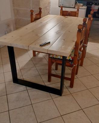Tavolo legno e ferro 