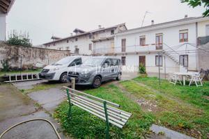 CASA INDIPENDENTE RISTRUTTURATA CON AMPIO CORTILE