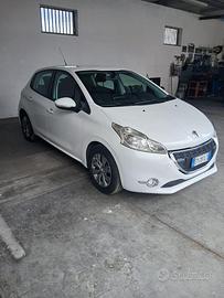 Peugeot 208 1.4 gpl di serie