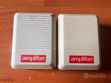 Apparecchi acustici Amplifon con custodia