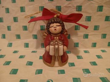addobbo angelo rosso con dono thun natale 