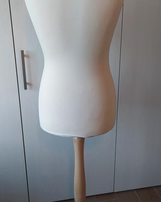 manichino donna sartoriale