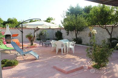 Casa con giardino a circa 500m.dal mare