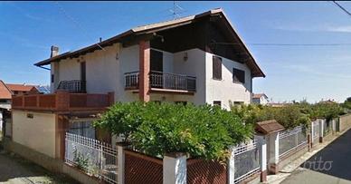 Villa Bifamigliare libera su 4 lati