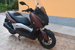 Yamaha X Max 300