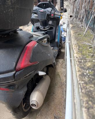 Scooter Peugeot metropolis 400 intero