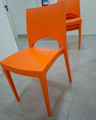 4 sedie design impilabili arancioni