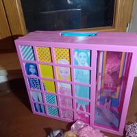 Barbie e armadio