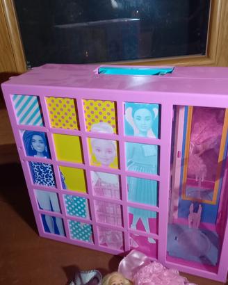 Barbie e armadio