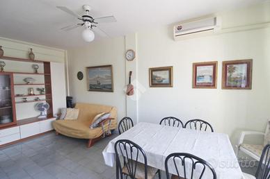 4 LOCALI A CAMPOMARINO