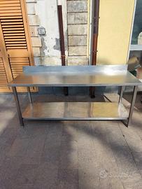 Tavolo professionale in acciaio pesante 