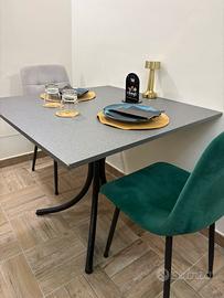 Tavoli 90x90 e sedie per ristorazione