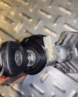 Blocchetto accensione TOYOTA YARIS 1364cc D 2013