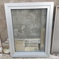 Finestra alluminio con chiave 