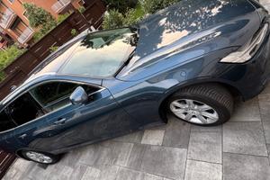 Volvo V90 D4 