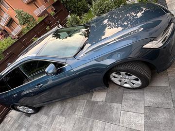 Volvo V90 D4 