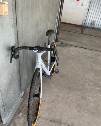 Ebike gravel