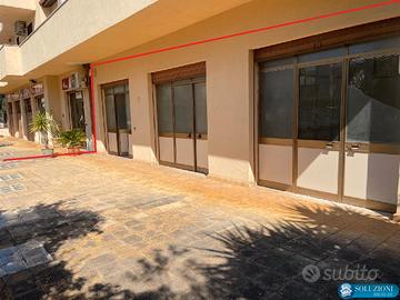 Pallavicino Locale Commerciale + Laboratorio + Mag