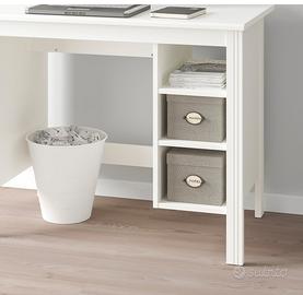 Scrivania in legno