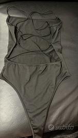 body nero shein Xs schiena scoperta sgambato