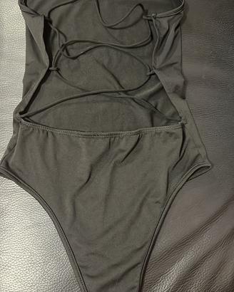 body nero shein Xs schiena scoperta sgambato