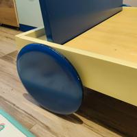 Letto per bambini in legno con testata