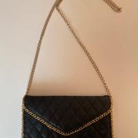 Borsa portafoglio in ecopelle nera con catena