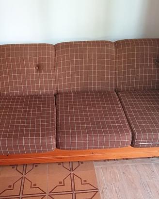 DIVANO LETTO GRATIS