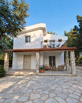 Villa arredata per trasfertisti 