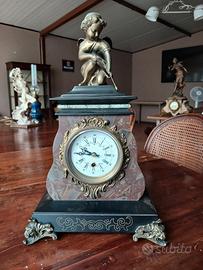 Orologio francese da camino in Bronzo e marmo