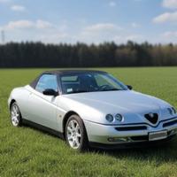 alfa romeo spider 