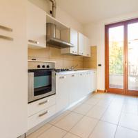 Cucina moderna completa – Elettrodomestici inclusi
