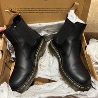 Dr. Martens - UNISEX - Vegan 2976 Chelsea Boot