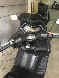 Yamaha T-Max 530 2016