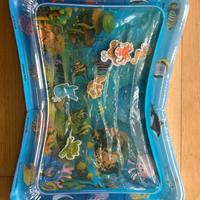 Cuscino gonfiabile d’acqua con animali del mare.