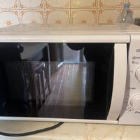Microonde praticamente quasi nuovo