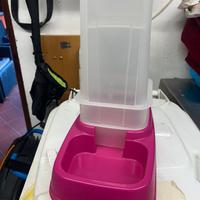 Diatributorw per animali domestici