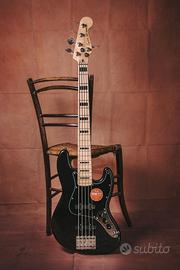 Jazz Bass Attivo 5 Squier Fender EMG