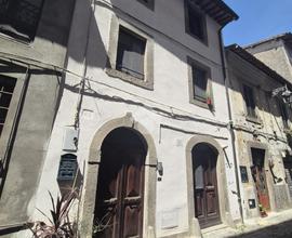 PALAZZO A MONTEFIASCONE