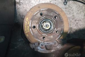 Mozzo anteriore dx mercedrs sprinter anno 2000