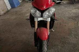 Triumph speed triple 1050