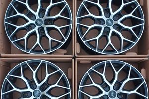 Cerchi in Lega  Diamantati 18x8j Fori 5 + sensori