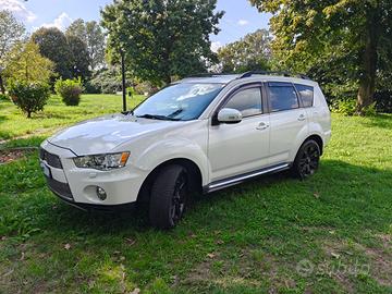 MITSUBISHI OUTLANDER 2.2 DI-D 4WD AUTOMATICA – 7 P