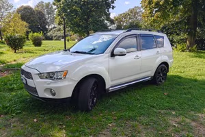 MITSUBISHI OUTLANDER 2.2 DI-D 4WD AUTOMATICA – 7 P