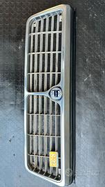 Mascherina griglia frontale thema 8.32 ferrari