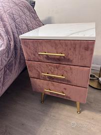 2 comodini in velluto con piano effetto marmo