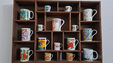 Espositore in legno con tazze