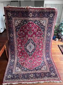 Tappeto a medaglione persiano